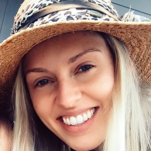 Meet your Posher, Leanne